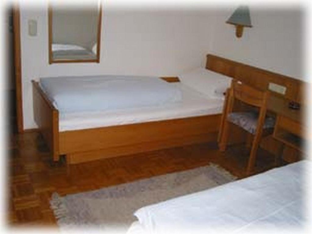 Hotel-Restaurant Kreuzhuber Neuburg am Inn Zimmer foto